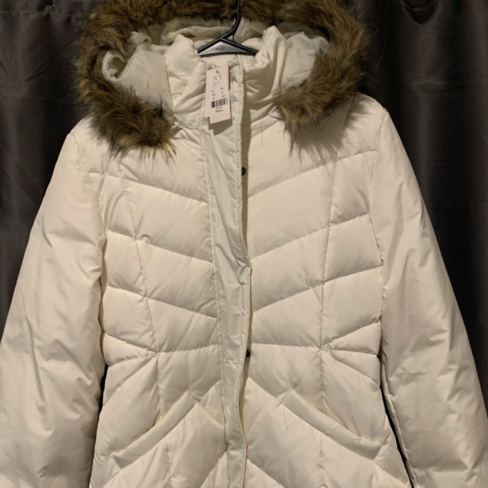 New York Company Puffer Cream White Jacket Small. Long about the knee.Never worn